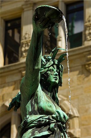 Neo-renaissance statue in a fountain at the Hamburg Rathaus (City Hall), opened 1886, Hamburg, Germany, Europe Photographie de stock - Rights-Managed, Code: 841-06502615