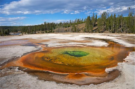 Chromatic Pool, Upper Geyser Basin, Yellowstone National Park, Wyoming, UNESCO World Heritage Site, Wyoming, United States of America, North America Foto de stock - Con derechos protegidos, Código: 841-06502673