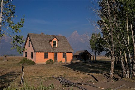 deserted building - John and Bartha Moulton Homestead, Mormon Row Historic District, Grand Teton National Park, Wyoming, United States of America, North America Stock Photo - Rights-Managed, Code: 841-06502728