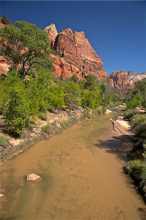 simsearch:841-06502780,k - Virgin River, Zion Lodge area, Zion National Park, Utah, United States of America, North America Foto de stock - Con derechos protegidos, Código: 841-06502789