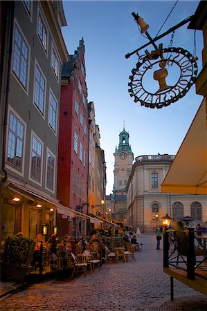 simsearch:841-06502894,k - Stortorget Square cafes at dusk, Gamla Stan, Stockholm, Sweden, Scandinavia, Europe Foto de stock - Con derechos protegidos, Código: 841-06502827