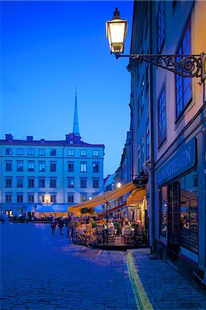 simsearch:841-06502844,k - Stortorget Square cafes at dusk, Gamla Stan, Stockholm, Sweden, Scandinavia, Europe Foto de stock - Direito Controlado, Número: 841-06502830