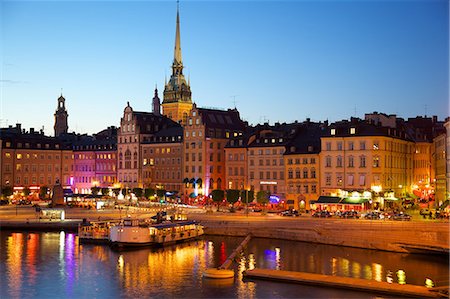 riddarholmskyrkan - Gamla Stan and Riddarholmen with spire of Riddarholmskyrkan (Riddarholmen Church) at dusk, Stockholm, Sweden, Scandinavia, Europe Photographie de stock - Rights-Managed, Code: 841-06502887