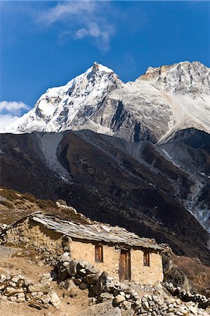 snowy houses - Dudh Kosi Valley, Solu Khumbu (Everest) Region, Nepal, Himalayas, Asia Stock Photo - Rights-Managed, Code: 841-06503149