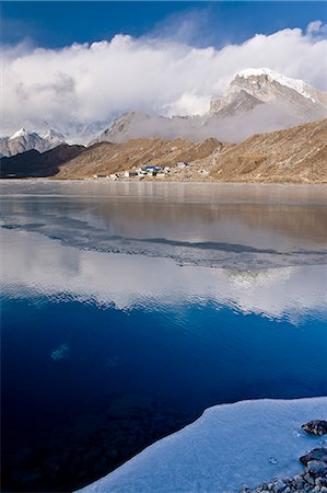 Dudh Pokhari Lake, Gokyo, Solu Khumbu (Everest) Region, Nepal, Himalayas, Asia Photographie de stock - Rights-Managed, Code: 841-06503154