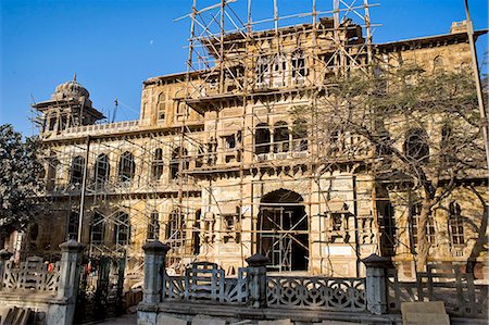 Morvi Temple (the Secretariat) an administrative building with a Hindu temple in the centre, built in the 19th century and being restored following the 1997 earthquake, Morvi, Gujarat, India, Asia Stock Photo - Rights-Managed, Code: 841-06616344