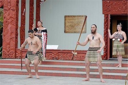 Maori welcome dance performance, Te Puia, Rotorua, North Island, New Zealand, Pacific Photographie de stock - Rights-Managed, Code: 841-06616400