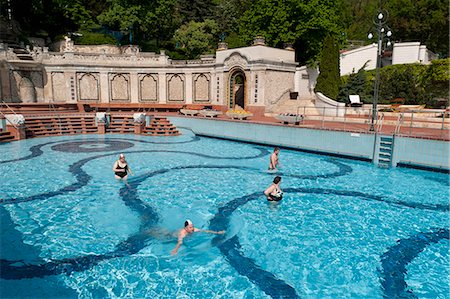 Outdoor pool with people, Gellert Baths, Budapest, Hungary, Europe Stockbilder - Lizenzpflichtiges, Bildnummer: 841-06616439