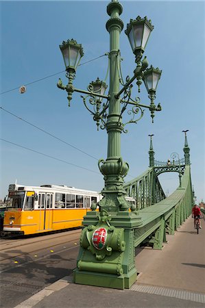 simsearch:841-05794685,k - Tram and cyclist on Independence Bridge spanning Danube River, Budapest, Hungary, Europe Photographie de stock - Rights-Managed, Code: 841-06616442