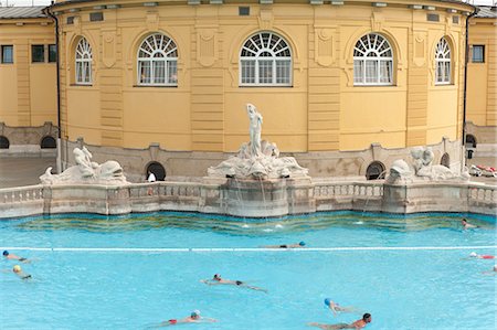 szchenyi baths - Outdoor pool with men and women at Szechenyi Thermal Baths, Budapest, Hungary, Europe Stock Photo - Rights-Managed, Code: 841-06616450