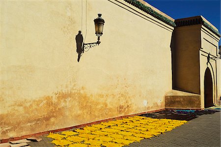 simsearch:841-06616475,k - Leather drying in sun at Koutoubia Mosque, Marrakesh, Morocco,North Africa, Africa Foto de stock - Con derechos protegidos, Código: 841-06616512