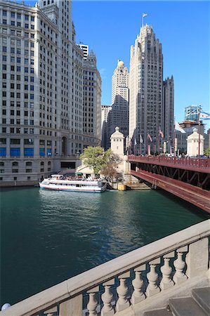 Chicago River and DuSable Bridge with Wrigley Building and Tribune Tower, Chicago, Illinois, United States of America, North America Stock Photo - Rights-Managed, Code: 841-06616667