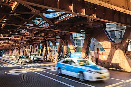 Traffic crossing Wells Street Bridge over the Chicago River, Chicago, Illinois, United States of America, North America Stock Photo - Rights-Managed, Code: 841-06616704