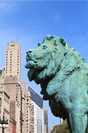 One of the two iconic bronze lion statues outside the Art Institute of Chicago, Chicago, Illinois, United States of America, North America Stock Photo - Rights-Managed, Code: 841-06616716