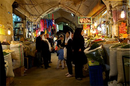 Inside the galleries of the Great Bazaar of Isfahan, Iran, Middle East Photographie de stock - Rights-Managed, Code: 841-06616756
