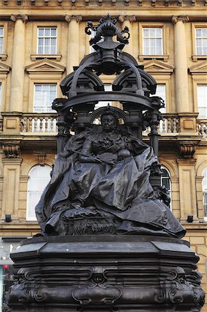 regina vittoria - Statue of Queen Victoria, Newcastle-upon-Tyne, Tyne and Wear, England, United Kingdom, Europe Fotografie stock - Rights-Managed, Codice: 841-06616835