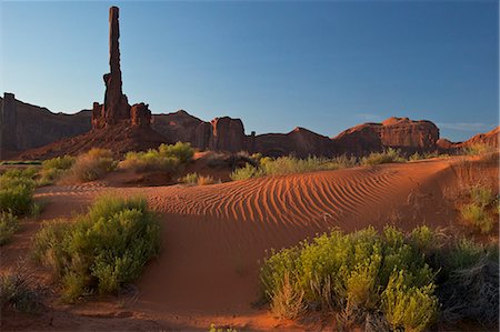 Totem Pole at dawn, Monument Valley Navajo Tribal Park, Utah, United States of America, North America Photographie de stock - Rights-Managed, Code: 841-06616851