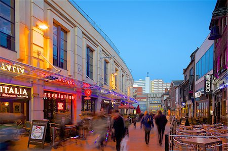 Forman Street at dusk, Nottingham, Nottinghamshire, England, United Kingdom, Europe Foto de stock - Con derechos protegidos, Código: 841-06616884