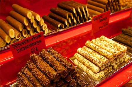 Chocolate stall at the Christmas Market, Dortmund, North Rhine-Westphalia, Germany, Europe Stock Photo - Rights-Managed, Code: 841-06616938