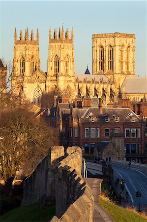 simsearch:841-03677071,k - York Minster from the City Wall, York, Yorkshire, England, United Kingdom, Europe Foto de stock - Con derechos protegidos, Código: 841-06616996