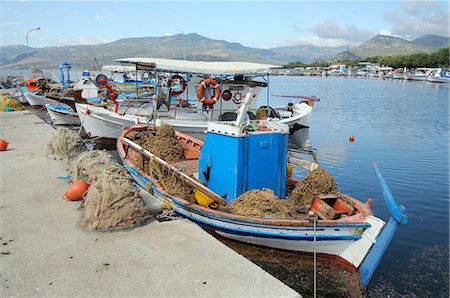 Traditional wooden fishing boats moored in Skala Kalloni harbour, Lesbos (Lesvos), Greek Islands, Greece, Europe Stockbilder - Lizenzpflichtiges, Bildnummer: 841-06617179