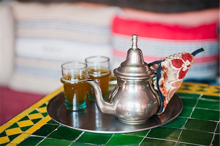 simsearch:862-05998696,k - Moroccan mint tea pot at a cafe in Marrakech, Morocco, North Africa, Africa Stock Photo - Rights-Managed, Code: 841-06804551