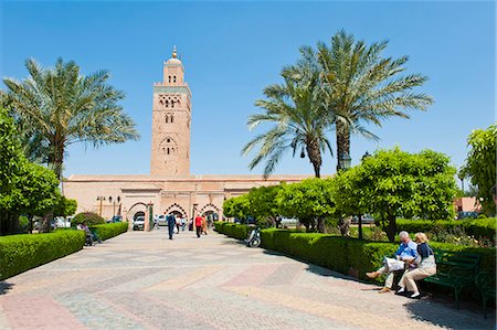 Tourists sitting in the gardens next to the Koutoubia Mosque, Marrakech (Marrakesh), Morocco, North Africa, Africa Photographie de stock - Rights-Managed, Code: 841-06804553