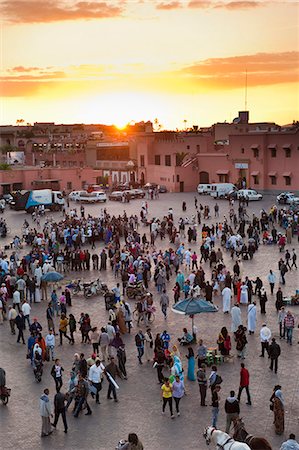 simsearch:841-06447861,k - View over people in the Place Djemaa el Fna at sunset, Marrakech, Morocco, North Africa, Africa Photographie de stock - Rights-Managed, Code: 841-06804596