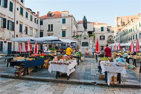 Dubrovnik Market (Gundulic fruit market) in Gundulic Square, Dubrovnik, Dalmatia, Croatia, Europe Stockbilder - Lizenzpflichtiges, Bildnummer: 841-06804674