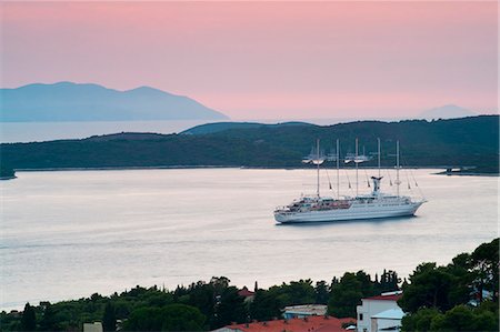 simsearch:841-06446059,k - Mediterranean cruise ship at sunset, Hvar Town, Hvar Island, Dalmatian Coast, Adriatic, Croatia, Europe Foto de stock - Con derechos protegidos, Código: 841-06804740