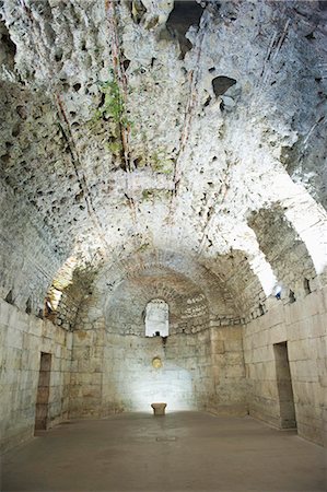 palace corridor - Underground halls, Diocletian's Palace, UNESCO World Heritage Site, Split, Dalmatian Coast, Croatia, Europe Stock Photo - Rights-Managed, Code: 841-06804780