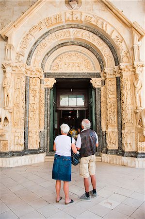 Tourists visiting the Cathedral of St. Lawrence, Trogir, UNESCO World Heritage Site, Dalmatian Coast, Croatia, Europe Stock Photo - Rights-Managed, Code: 841-06804806