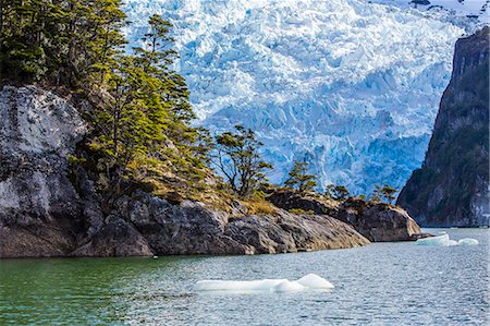 Tidewater glacier in the Strait of Magellan, Patagonia, Chile, South America Fotografie stock - Rights-Managed, Codice: 841-06804982