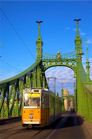 Liberty Bridge and tram, Budapest, Hungary, Europe Photographie de stock - Rights-Managed, Code: 841-06805230