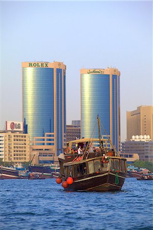 simsearch:841-06807287,k - Tourist boat on Dubai Creek, Dubai, United Arab Emirates, Middle East Photographie de stock - Rights-Managed, Code: 841-06805304