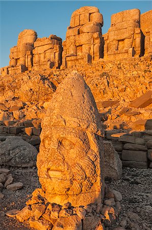 Head of Hercules, Mount Nemrut sanctuary, ruins of the Commagene civilization dating from the 1st century BC, Nemrut Dag, UNESCO World Heritage Site, Anatolia, Eastern Turkey, Asia Minor, Eurasia Foto de stock - Direito Controlado, Número: 841-06805422