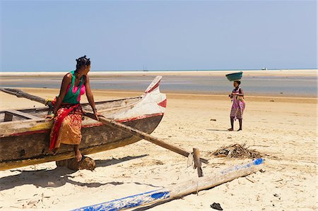 simsearch:841-06807309,k - Two young Malagasy women on the beach, Morondava, Madagascar, Africa Stockbilder - Lizenzpflichtiges, Bildnummer: 841-06805463