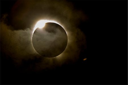 engagement ring - Diamond ring effect during total eclipse of the sun on 13 November 2012 from Palm Cove, Cairns, North Queensland, Australia, Pacific Stock Photo - Rights-Managed, Code: 841-06805805