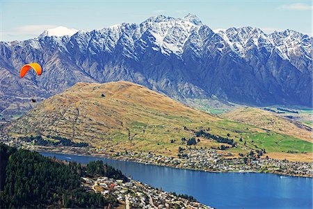 queenstown - Paragliding over Queenstown, Queenstown, Otago, South Island, New Zealand, Pacific Photographie de stock - Rights-Managed, Code: 841-06805861