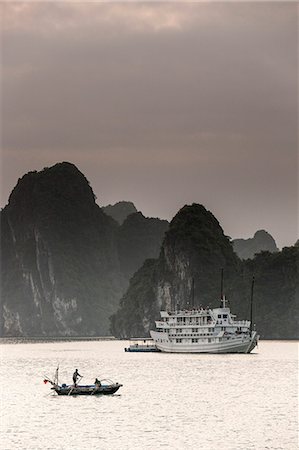 simsearch:841-05784997,k - Cruise boat in Halong Bay, UNESCO World Heritage Site, Vietnam, Indochina, Southeast Asia, Asia Foto de stock - Con derechos protegidos, Código: 841-06805951