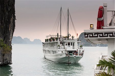 Cruise boat in Halong Bay, UNESCO World Heritage Site, Vietnam, Indochina, Southeast Asia, Asia Stock Photo - Rights-Managed, Code: 841-06805953