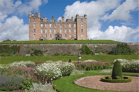 The 17th century Renaissance Drumlanrig Castle (Pink Palace) built by the 1st Duke of Queensberry, William Douglass, from the lower garden terrace, Dumfries and Galloway, Scotland, United Kingdom, Europe Stock Photo - Rights-Managed, Code: 841-06806141