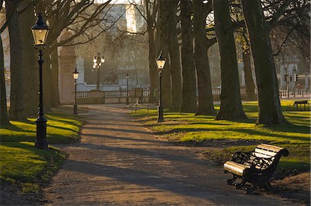 park bench nobody - Sunrise, Green Park, London, England, United Kingdom, Europe Foto de stock - Con derechos protegidos, Código: 841-06806168