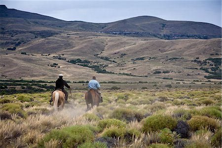 Gauchos riding horses, Patagonia, Argentina, South America Foto de stock - Con derechos protegidos, Código: 841-06806266