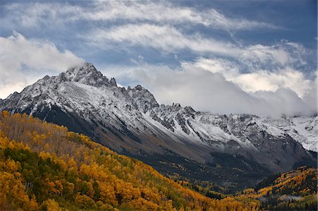 Mount Sneffels with a dusting of snow in the fall, Uncompahgre National Forest, Colorado, United States of America, North America Foto de stock - Con derechos protegidos, Código: 841-06806369