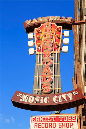 Signs on Broadway Street, Nashville, Tennessee, United States of America, North America Photographie de stock - Rights-Managed, Code: 841-06806521