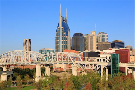 Shelby Pedestrian Bridge and Nashville skyline, Tennessee, United States of America, North America Photographie de stock - Rights-Managed, Code: 841-06806541