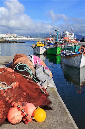 Fishing boats in harbour, Ponta Delgada Port, Sao Miguel Island, Azores, Portugal, Atlantic, Europe Foto de stock - Con derechos protegidos, Código: 841-06806615