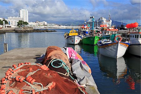 portugal - Fishing boats in harbour, Ponta Delgada Port, Sao Miguel Island, Azores, Portugal, Atlantic, Europe Foto de stock - Con derechos protegidos, Código: 841-06806616