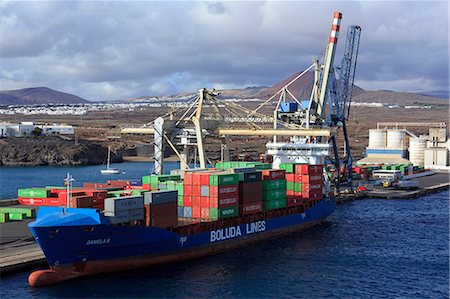 Conatiner ship in the Port of Marmoles, Arrecife, Lanzarote Island, Canary Islands, Spain, Atlantic, Europe Photographie de stock - Rights-Managed, Code: 841-06806643